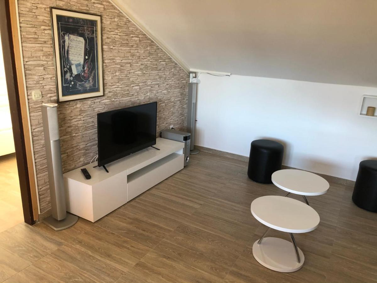 Apartments Adriatic Rab Palit Екстер'єр фото
