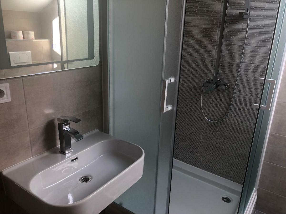 Apartments Adriatic Rab Palit Екстер'єр фото